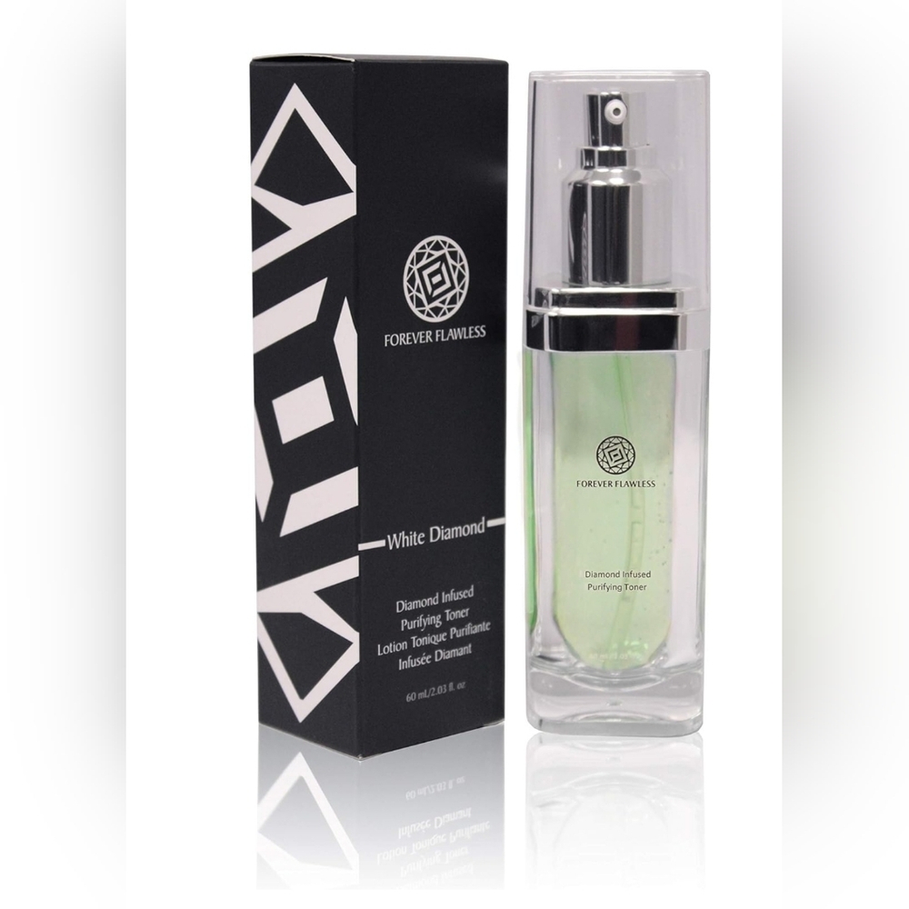 Forever Flawless Exfoliating Facial Toner With White Diamond Powder & Aloe Vera